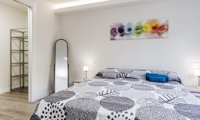 Old Town Condo | Buen Camino Apartment