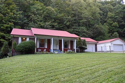 Williamson House | Buffalo Playhouse with game room