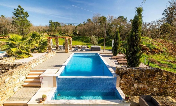 Ferreira do Zezere Villa | Bugan Villa