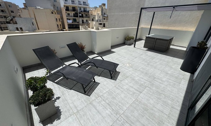 Qawra Apartment | Bugibba Luxe Pool Penthouse