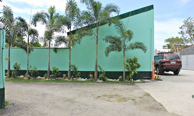 Calapan House | Bulalo Mangrove Inn