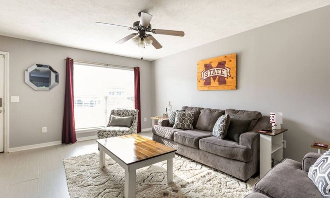 Starkville Condo | Bulldog Academy. Convenient to MSU. Safe location.