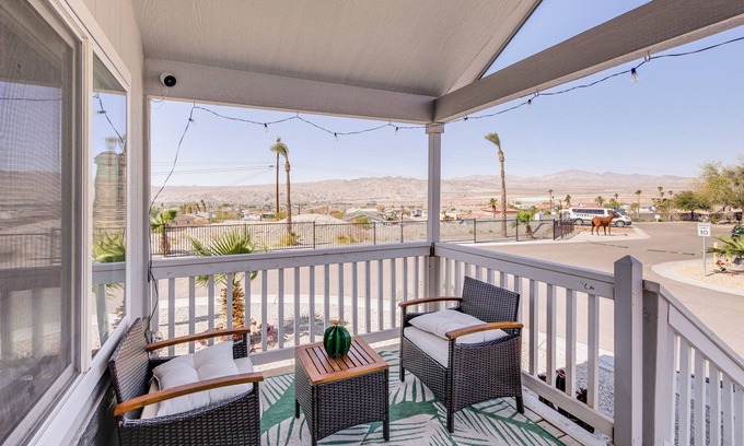 Bullhead City House | Bullhead City Vacation Rental w/Resort Pool!