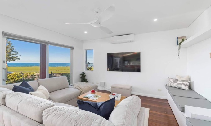 Bulli House | Bulli Escape Bright Beachfront Stay and Scenic Views