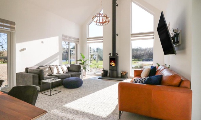 Banff House | Bullpens