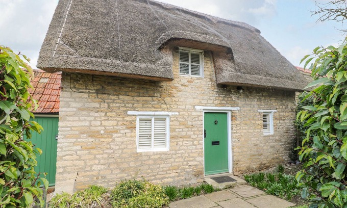 Barrowden Cottage | BUMBLE BEE, pet friendly, character holiday cottage in Barrowden