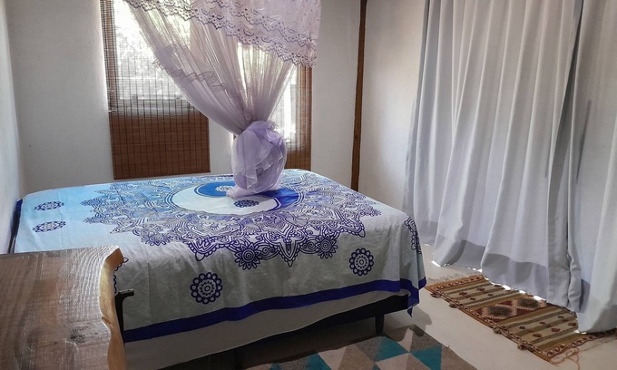 Pinheiros House | Bungalow house, style and tranquility close to the Soleado canal