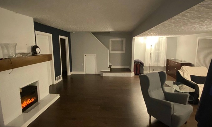 Fort Erie House | Bungalow close 2 Lake Erie: 3 beds/2 full bathrooms/big living room/kitchen/deck