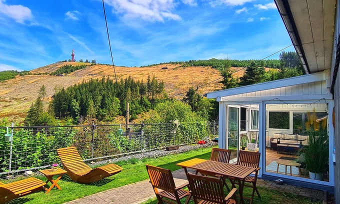Berlar House | Bungalow 'Holiday Apartment Traumblick' with Mountain View, Private Terrace and Wi-Fi
