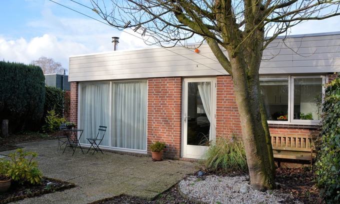Municipality of Noordwijk House | Bungalow in Noordwijkerhout near Lake
