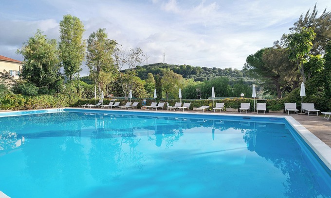 San Bartolomeo al Mare Apartment | Bungalow 'C - 2' with Wi-Fi and Air Conditioning