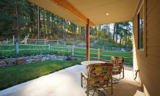 Leavenworth House | Bungalow on Eagle Creek -Haven for Outdoor Lovers
