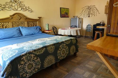 La Manzanilla Hotel | Bungalows Casa Blanca