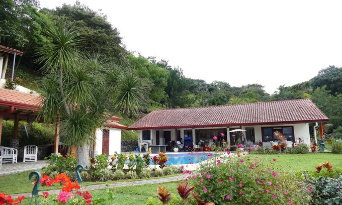 Garabito House | BUNGALOWS SANLAZ