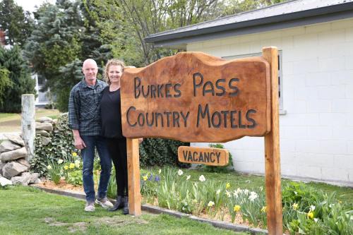 Burkes Pass Hotel | Burkes Pass Country Motels