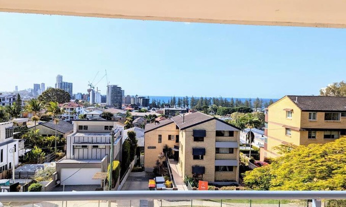 Burleigh Heads Apartment | Burleigh Breeze