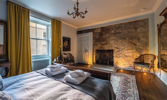 Inverurie House | BURNHERVIE HOUSE, pet friendly, with open fire in Inverurie