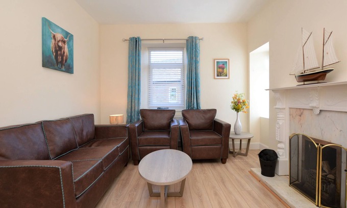 Tighnabruaich Apartment | Burnside is luxury 3 bedroom apartment, sleeps 6, pet friendly