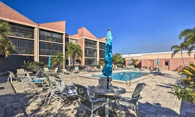 Burnt Store Marina Condo | Burnt Store Marina Condo: Boat, Swim, Golf!