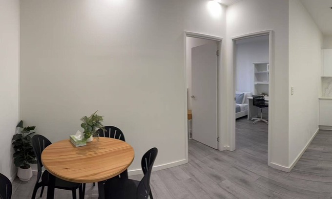 Burwood Apartment | Burwood 2Br Lovely Apartment Near Train Station
