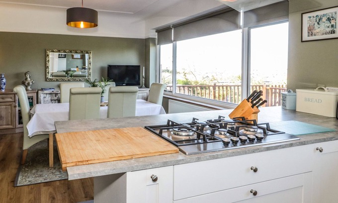 Rhos on Sea House | BURWOOD, pet friendly, character holiday cottage in Rhos-On-Sea