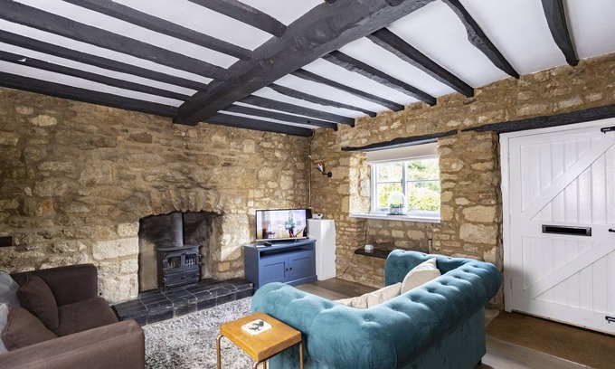 Cuddesdon House | Bushnells Cottage | Oxfordshire Holiday Let | 2 Beds & Sleeps 3