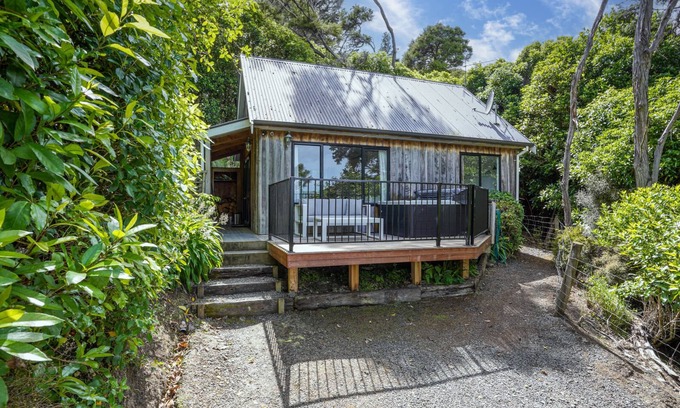 Akaroa House | Bushside Cottage - Akaroa Holiday Home