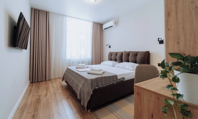 Riscani Apartment | Business-Ready ~NEW~ 1BR - Main Street Living