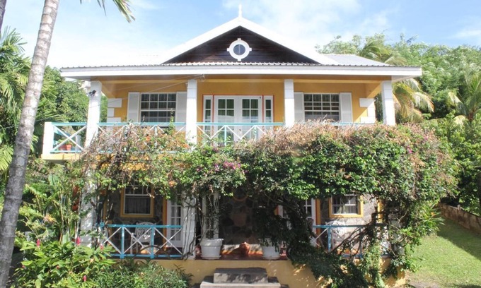 Arnos Vale Apartment | Buttercup Cottage Apartments
