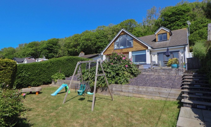 Dyserth Cottage | BUZZARDS VIEW, family friendly, character holiday cottage in Dyserth