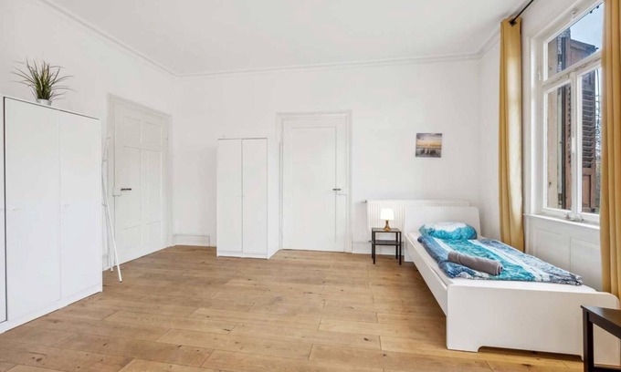 Metzingen Apartment | Bw17 Ferienwohnungen Metzingen mit Balkon, 2 Schlafzimmer, 1 Wohn-/schlafzimmer, Max. 9 Personen