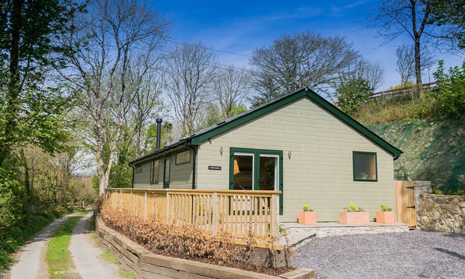Tyn-y-Gongl Cottage | Bwthyn Gwyn - a dog that sleeps 4 guests in 2 bedrooms