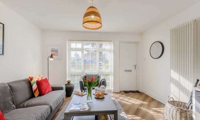 Westgate-on-Sea House | By The Bay - Three Bedroom House, Sleeps 6