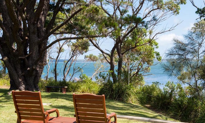 Sanctuary Point Bed & Breakfast | By the Beach B&B Self Contained Apartments