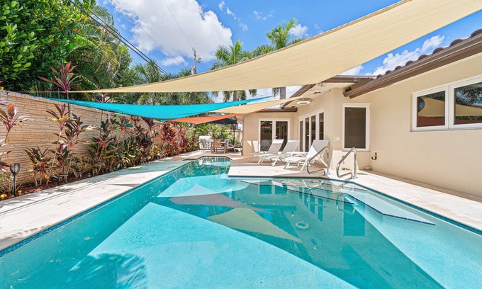 Bel Air House | BY THE SEA VACATION VILLAS 4 BED PRIVATE POOL/STEPS TO BEACH gated community