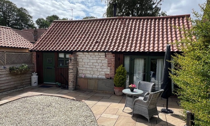 Bridlington House | Byre Cottage - 5 Stone Cattle Shed Conversion