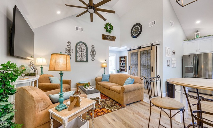 Crawford County Apartment | Byron Getaway w/Fire Pit - Near MGA & Mercer!
