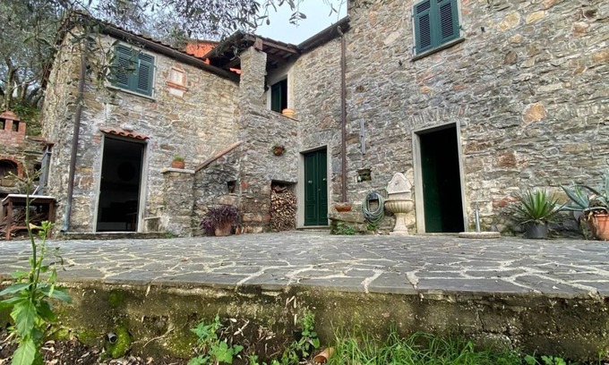 Fosdinovo House | Cà Chiavarotto in the olive trees