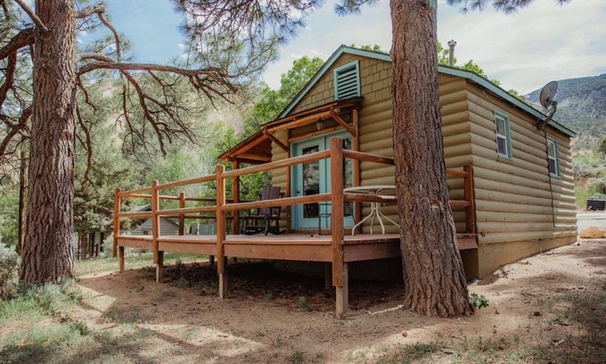 Sevier Cabin | C-106) Paiute Pines Cabin