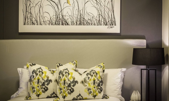 Greater Johannesburg Metropolitan Area Apartment | C.A.G Three Bedroom Apartment in Rosebank Johannesburg