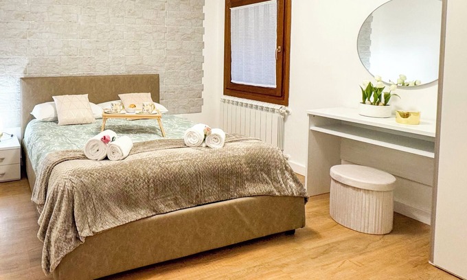 Chioggia Apartment | C' a.l.i. - One Bedroom Apartment, Sleeps 4