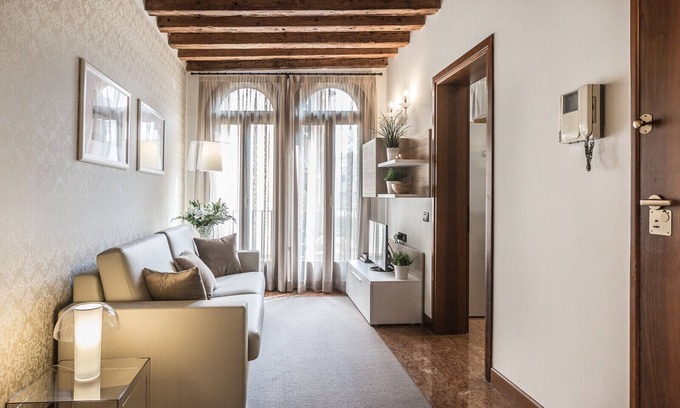 Santa Croce Apartment | Ca' Del Monastero 5 Collection