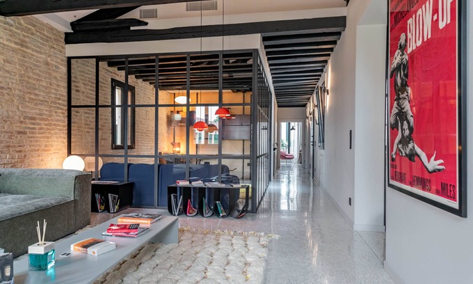 Castello Apartment | Ca' Delle Carrozze Stylish 2 Bedroom loft-style