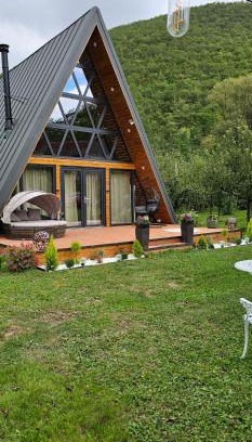 Balsa Ski Chalet | Cabana A-freim D&J Mada
