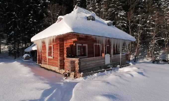 Izvoarele Sucevei Ski Chalet | Cabana Păstrăvului