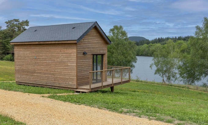 Meyrignac-l'Eglise Apartment | Cabane Familiale | Vue Lac Monédières | Piscines