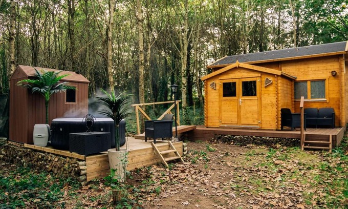 Saint-Evarzec Other | Cabane insolite avec escape game