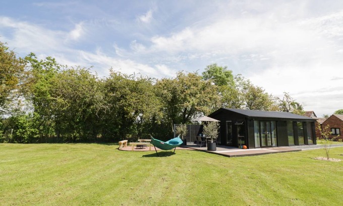 Grimley Cottage | Cabin ∙ 1 bedroom ∙ 2 guests