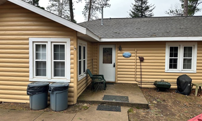 Eagle River Cabin | Cabin 15B by Eagle Waters Resort