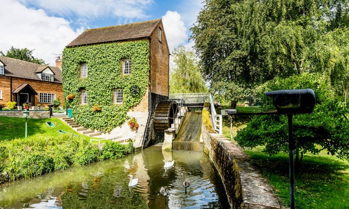 Broughton Hackett Cottage | Cabin ∙ 2 bedrooms ∙ 4 guests
